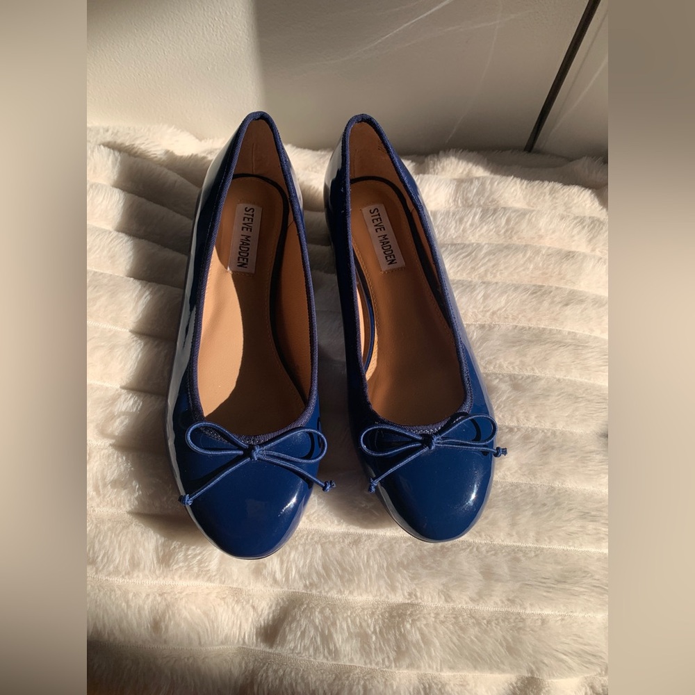 Stunning blue Steve Madden ballet flat heels size 8